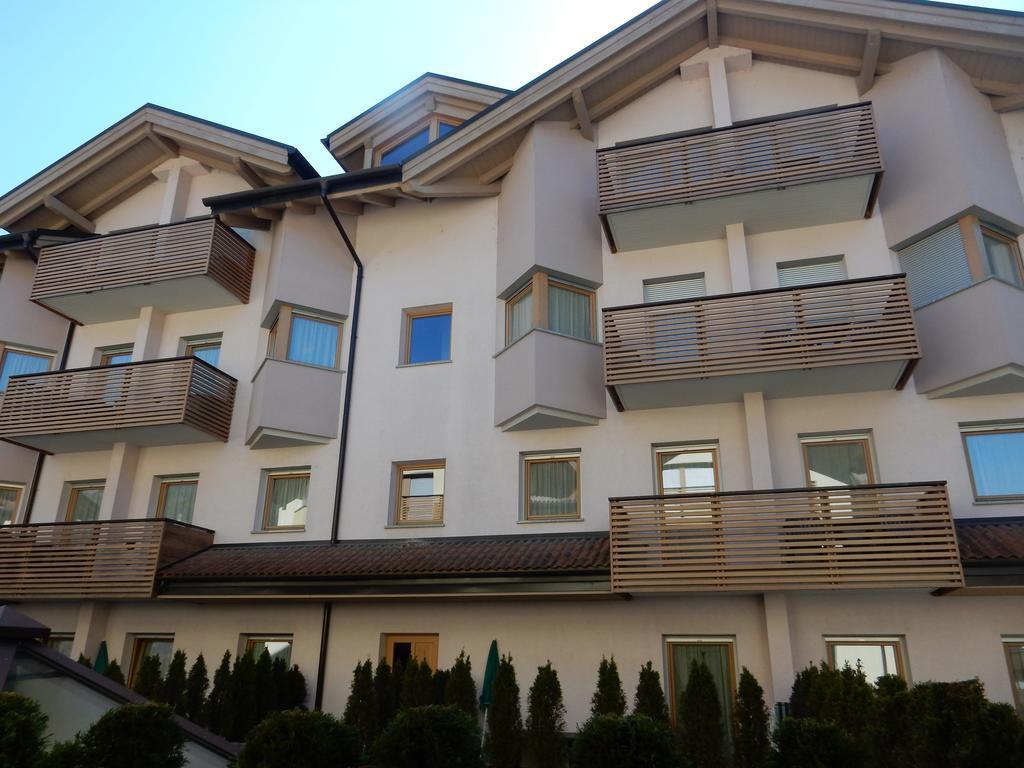 Aparthotel Residenza Casale Ponte Arche Esterno foto